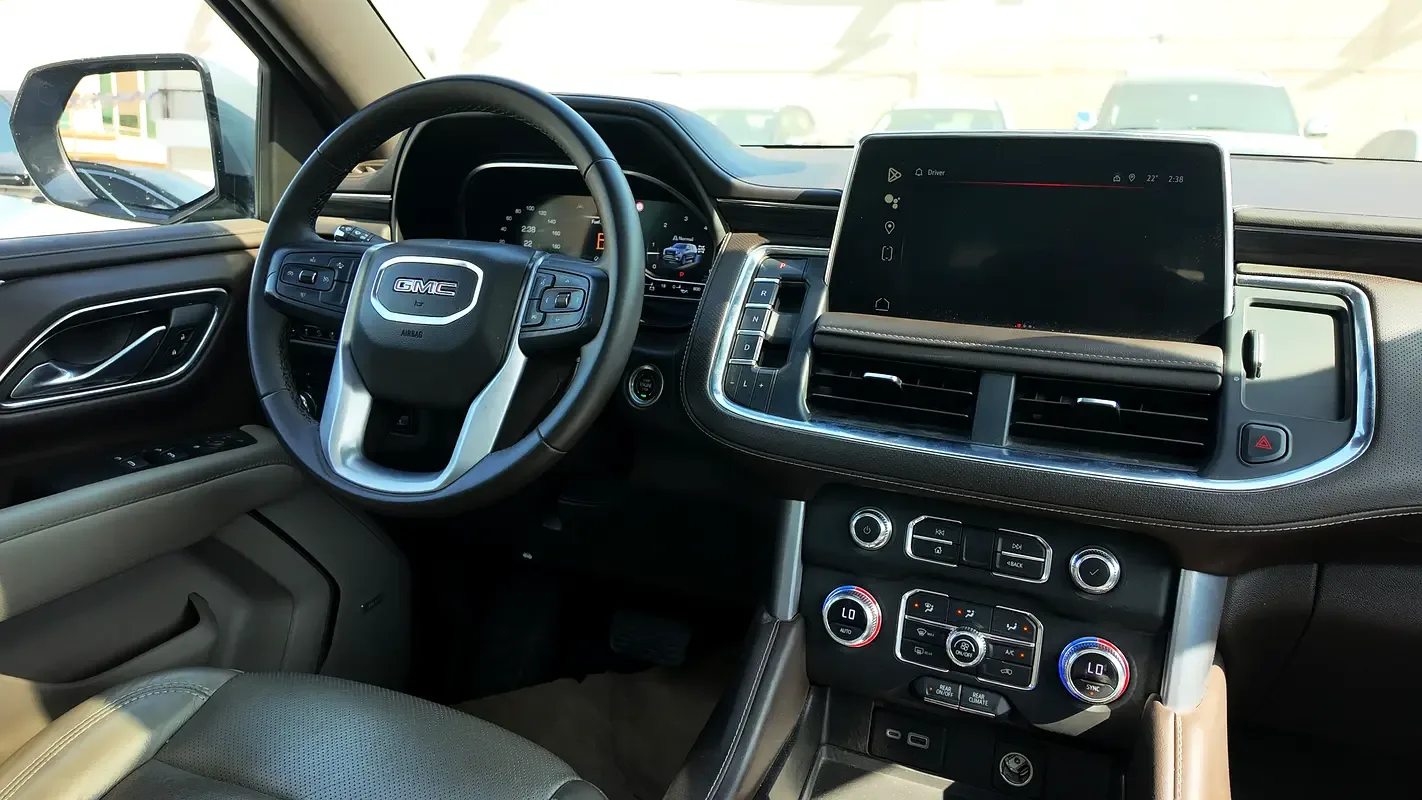 GMC Yukon 6.2 AT AWD (426 hp) - 12