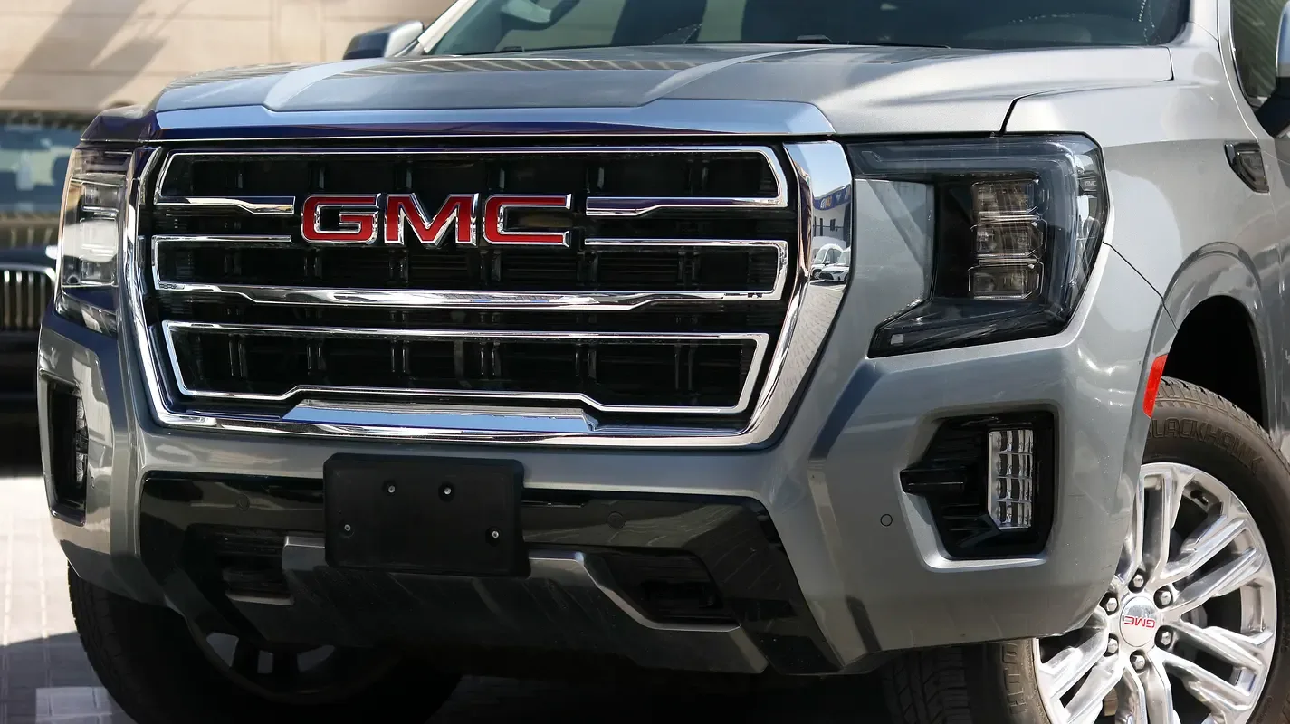 GMC Yukon 6.2 AT AWD (426 hp) - 18