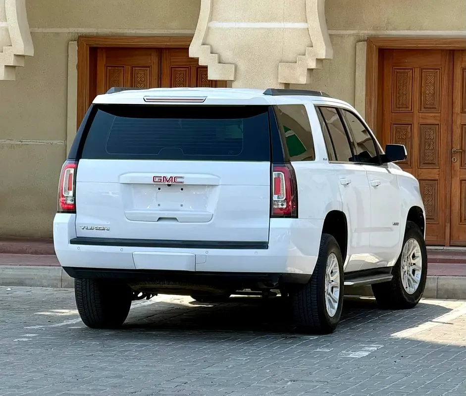GMC Yukon 6.2 AT RWD (420 حصان) - 6