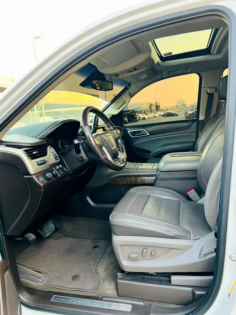 GMC Yukon 6.2 AT RWD (420 hp) - 6