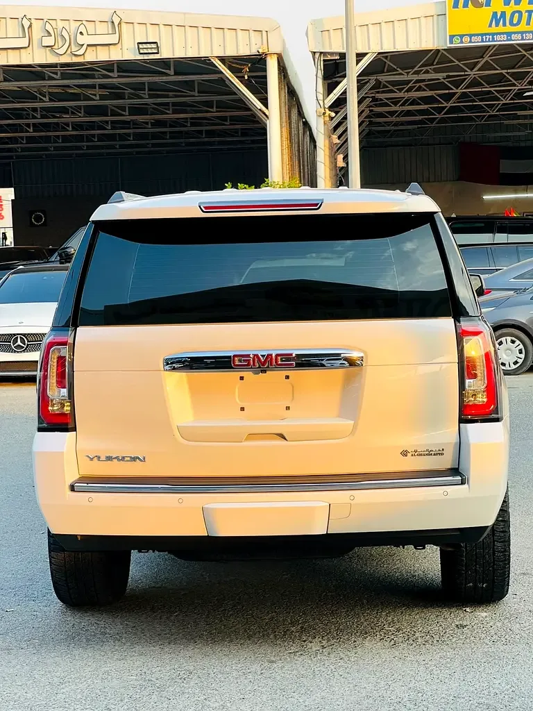 GMC Yukon 6.2 AT RWD (420 hp) - 10