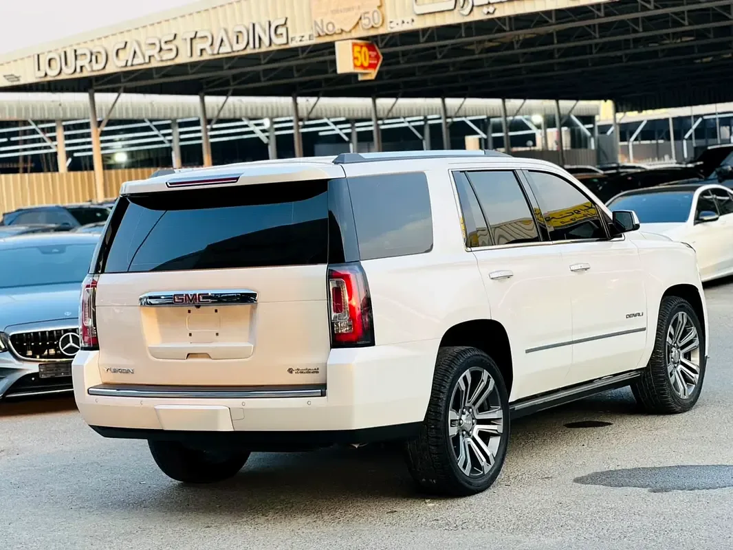GMC Yukon 6.2 AT RWD (420 hp) - 13
