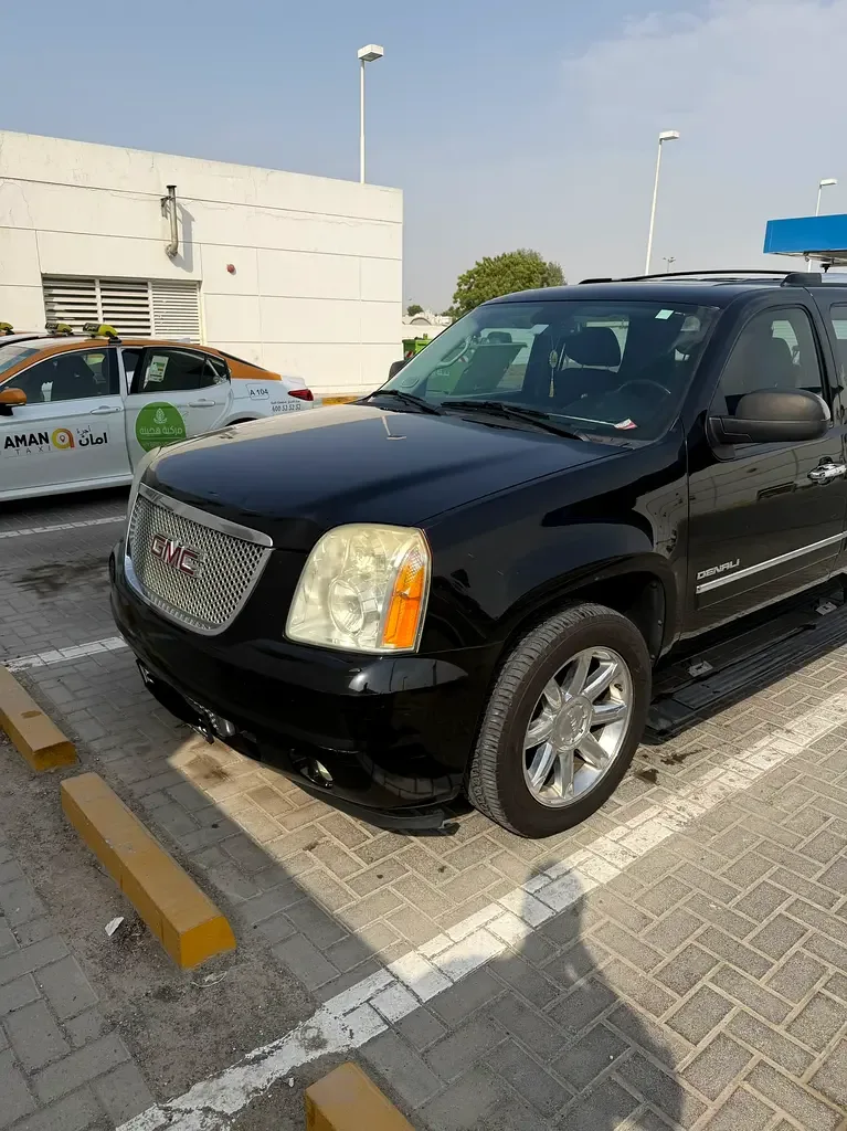 GMC Yukon 6.2 Denali AT (403 hp)