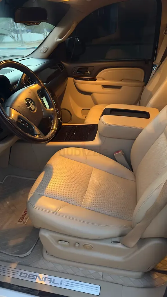 GMC Yukon 6.2 Denali AT XL (403 حصان) - 6