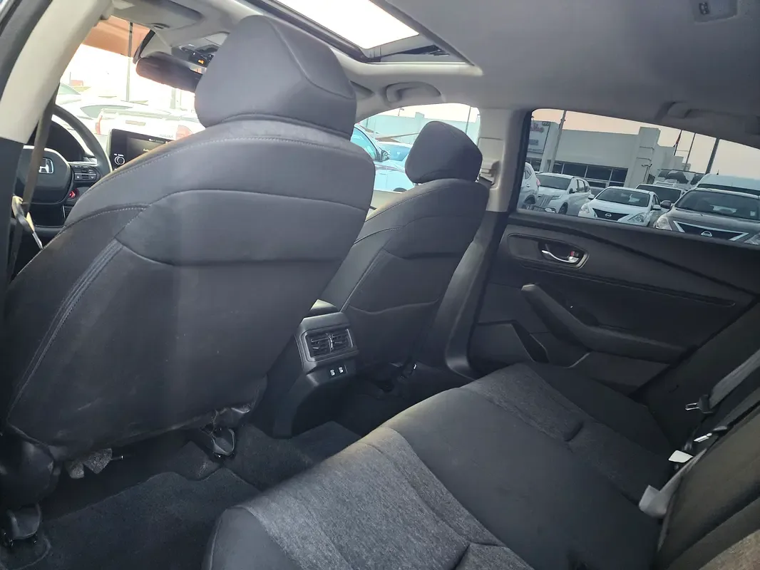 Honda Accord 1.5 CVT (192 حصان) - 12