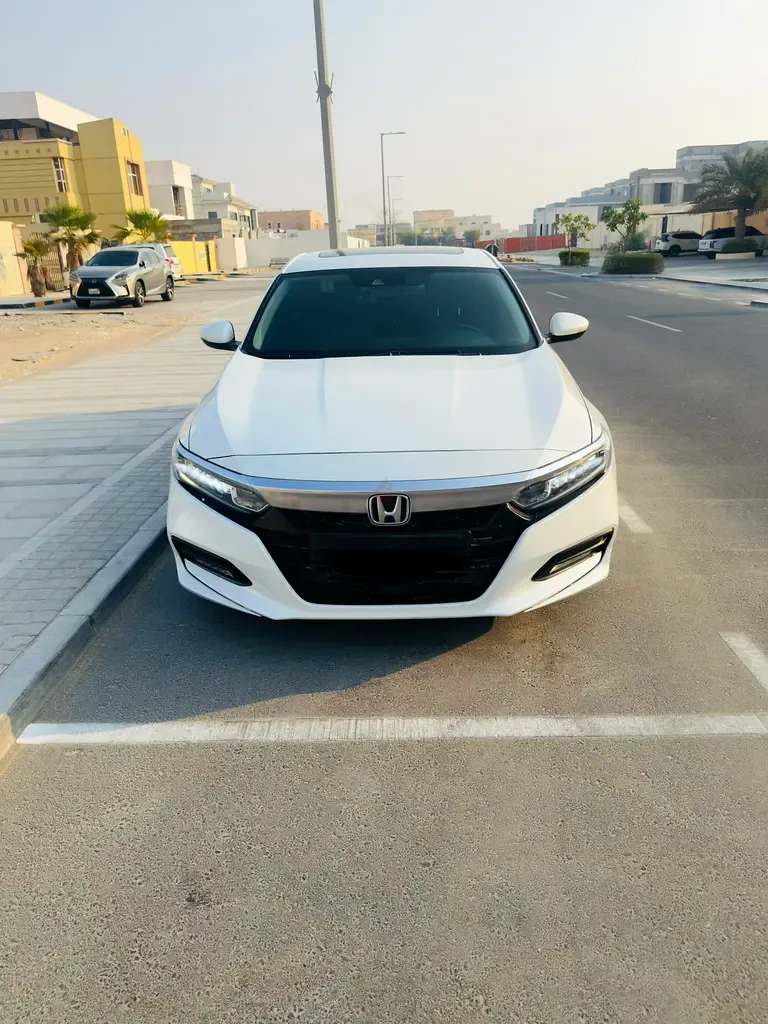 Honda Accord 1.5 CVT (192 hp)