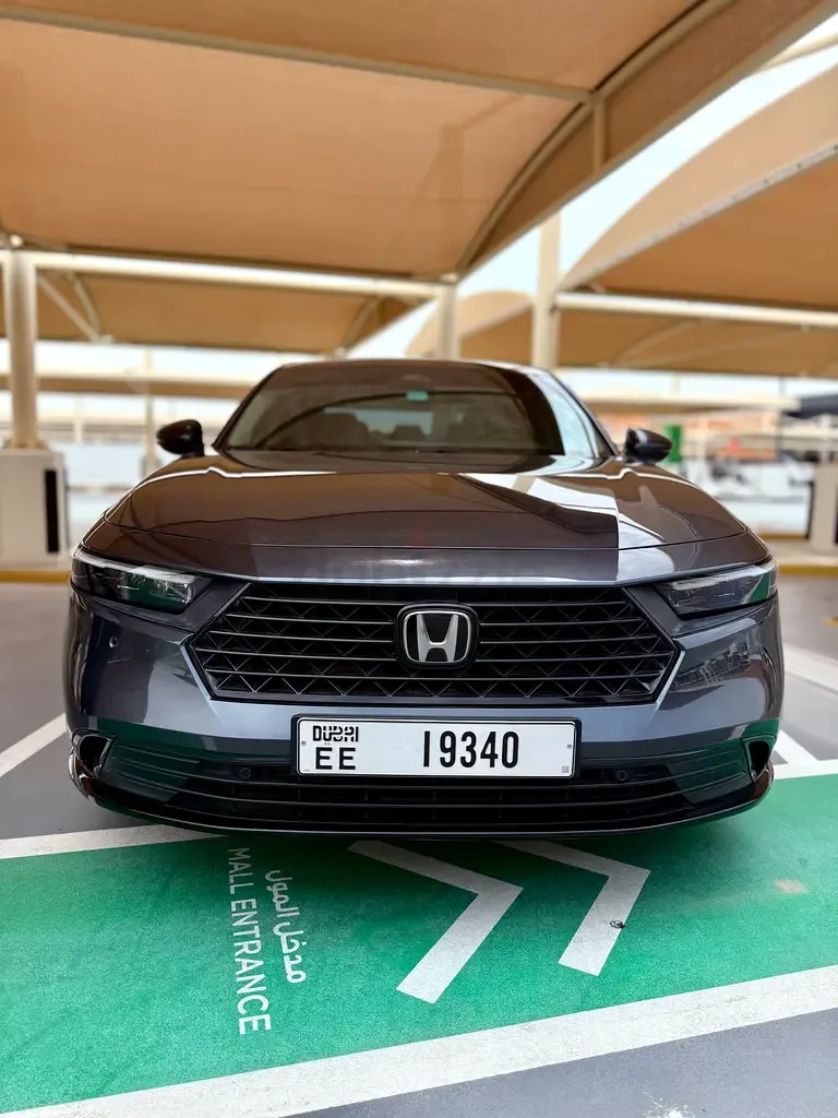 Honda Accord 1.5 CVT (195 hp)