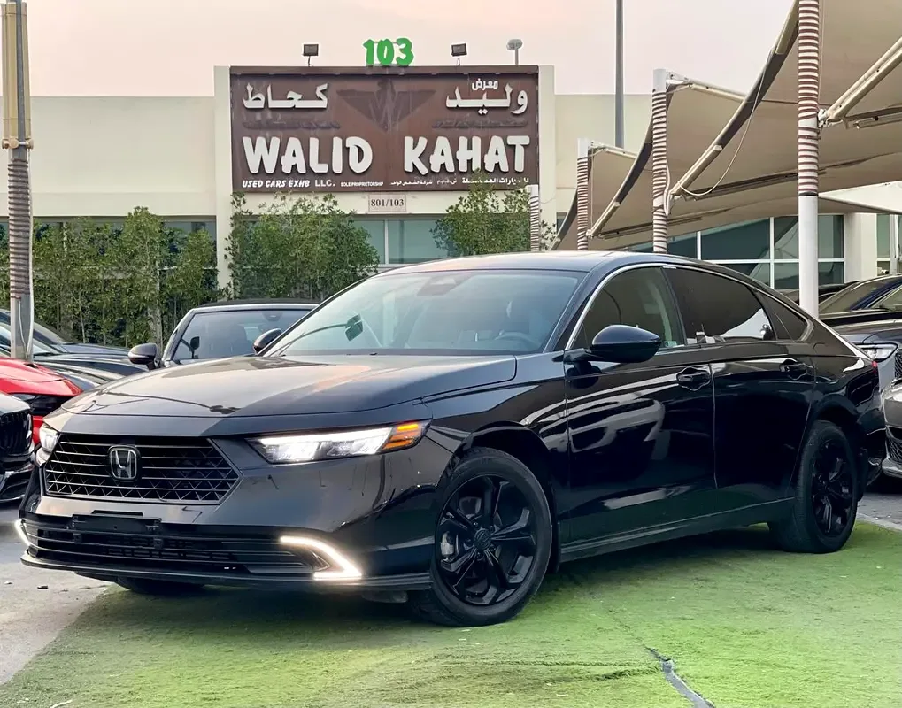 Honda Accord 1.5 CVT (195 hp)