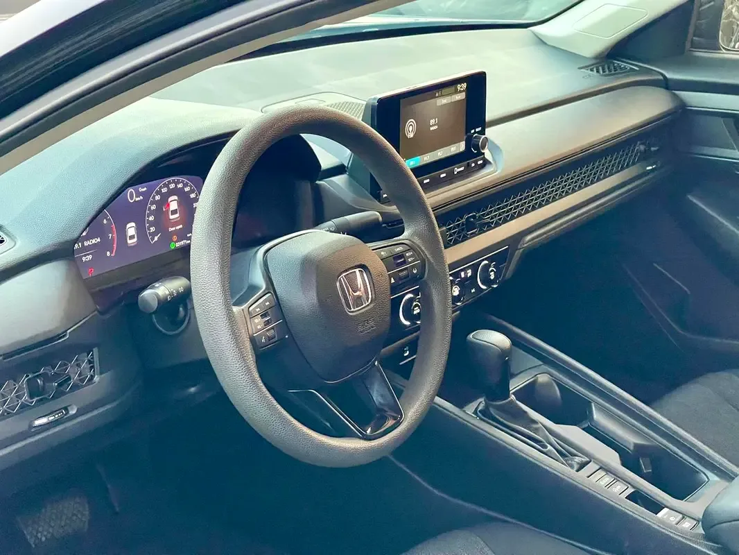 Honda Accord 1.5 CVT (195 حصان) - 12