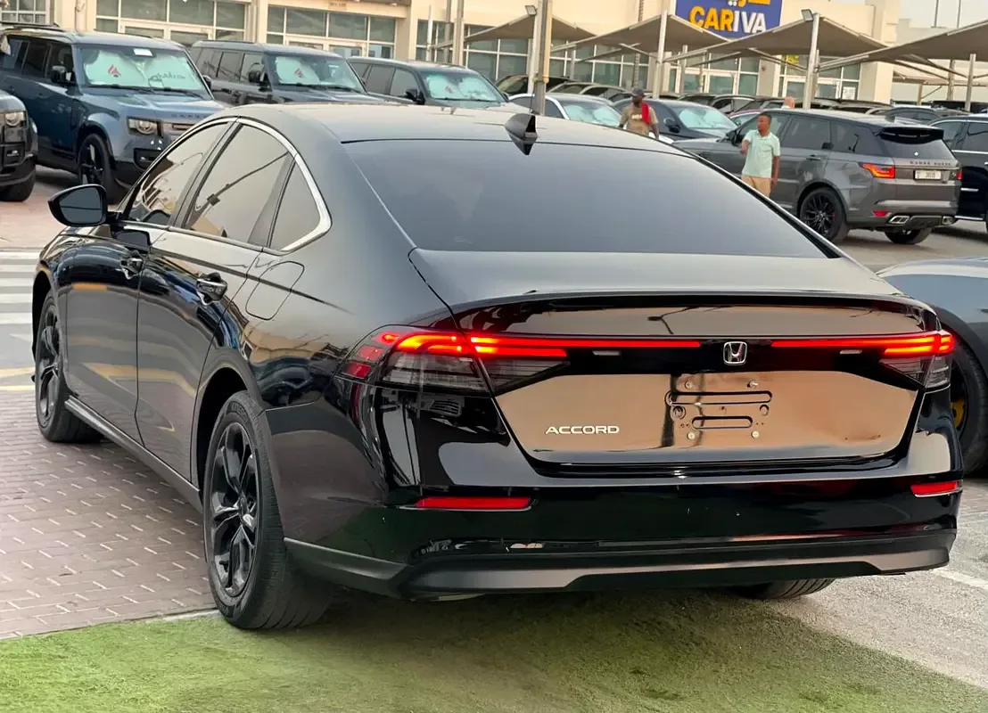 Honda Accord 1.5 CVT (195 حصان) - 10