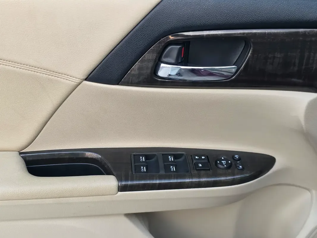 Honda Accord 2.0 CVT (150 حصان) - 12