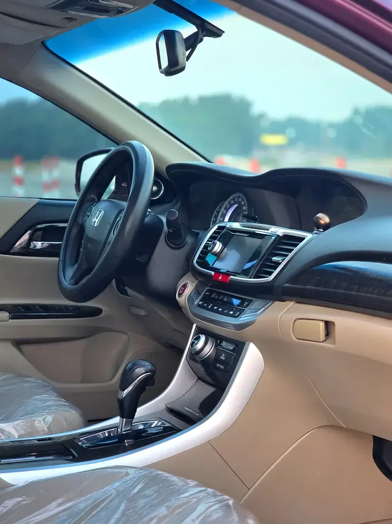 Honda Accord 2.0 CVT (150 حصان) - 18