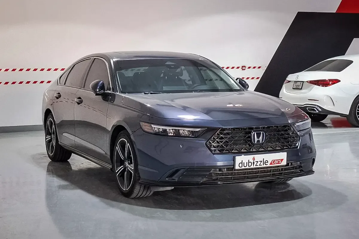 Honda Accord 2.0 CVT (207 hp)
