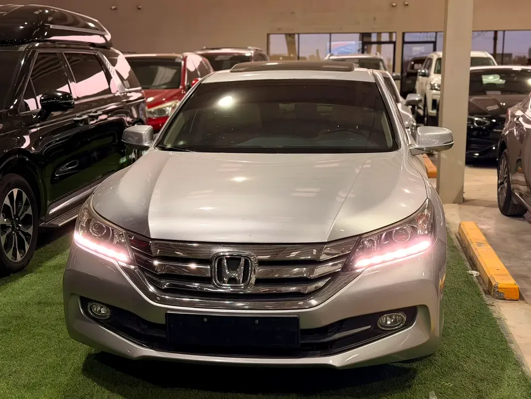 Honda Accord 2.4 CVT (185 hp)