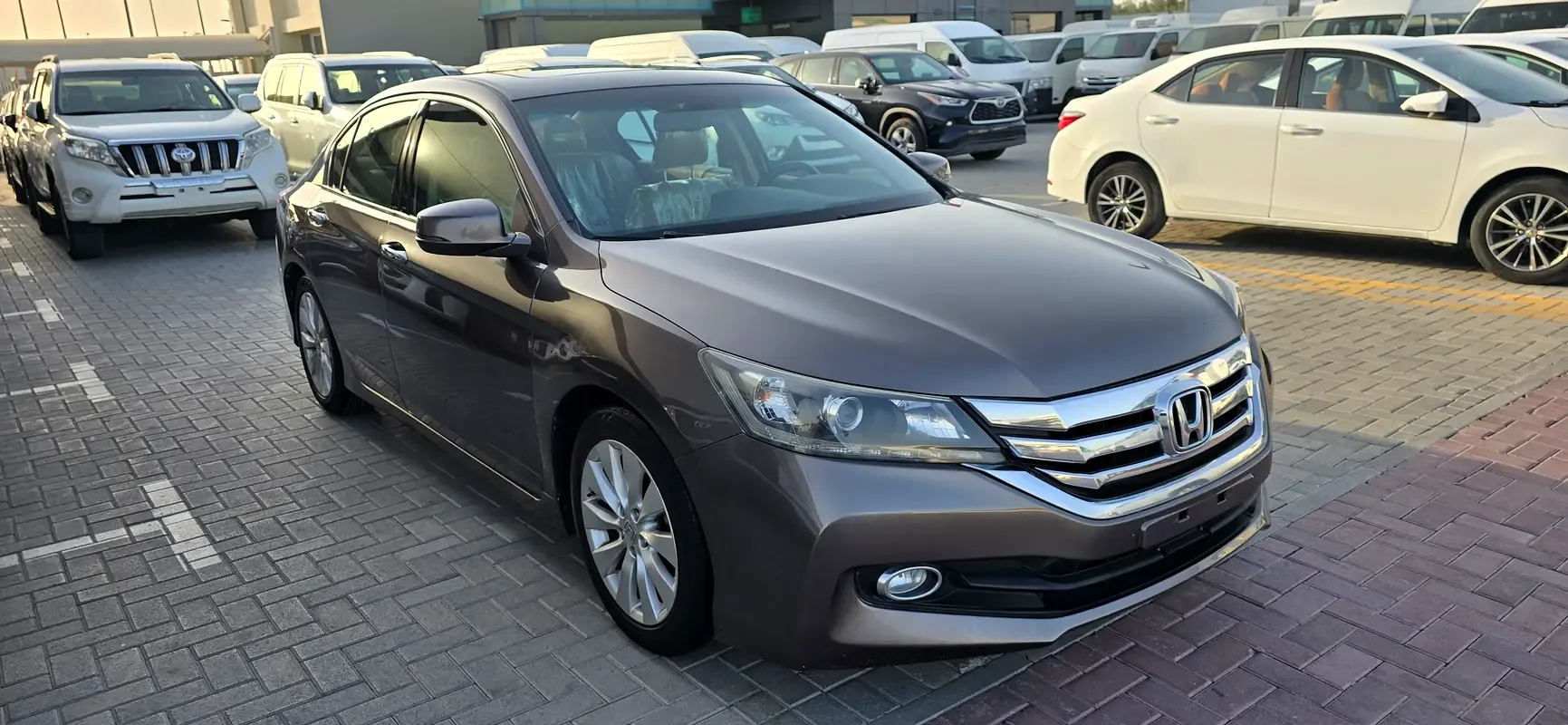 Honda Accord 2.4 CVT (185 hp)