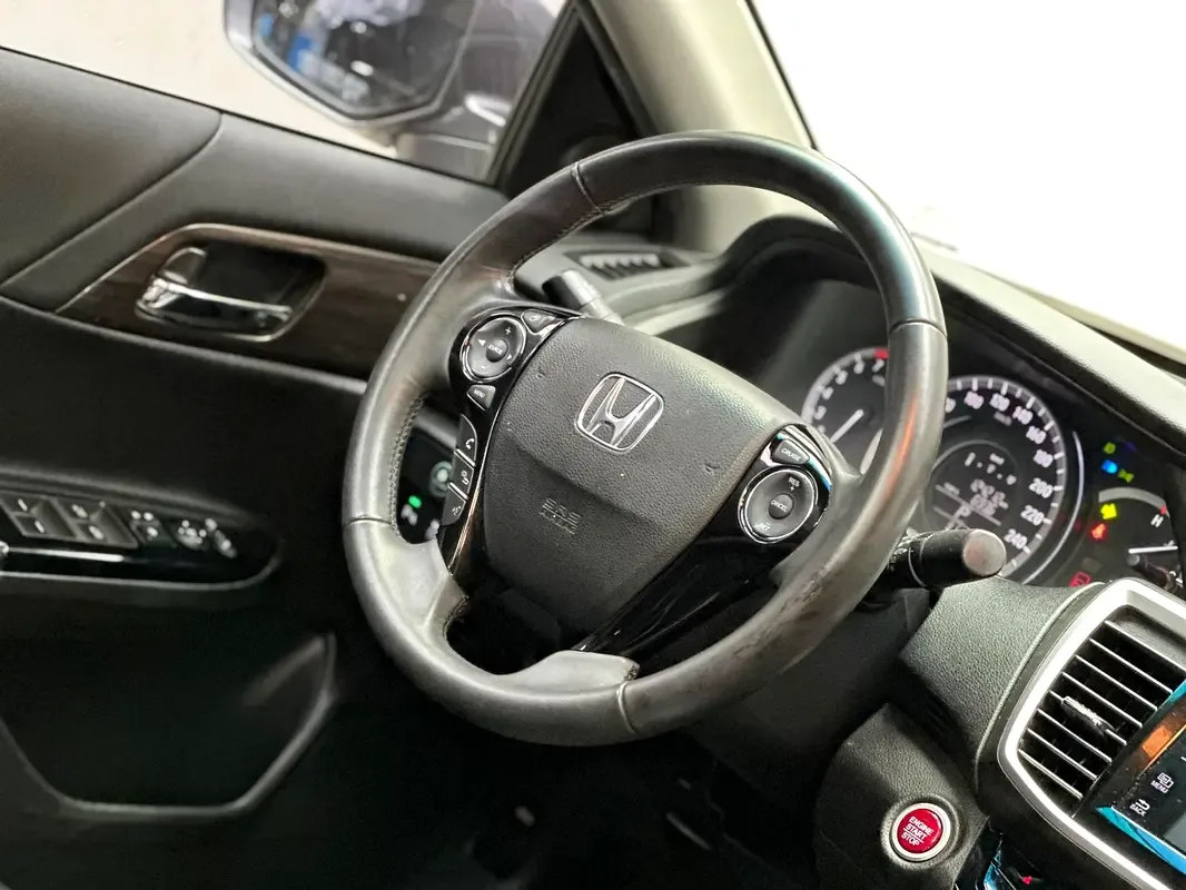 Honda Accord 2.4 CVT (185 حصان) - 6