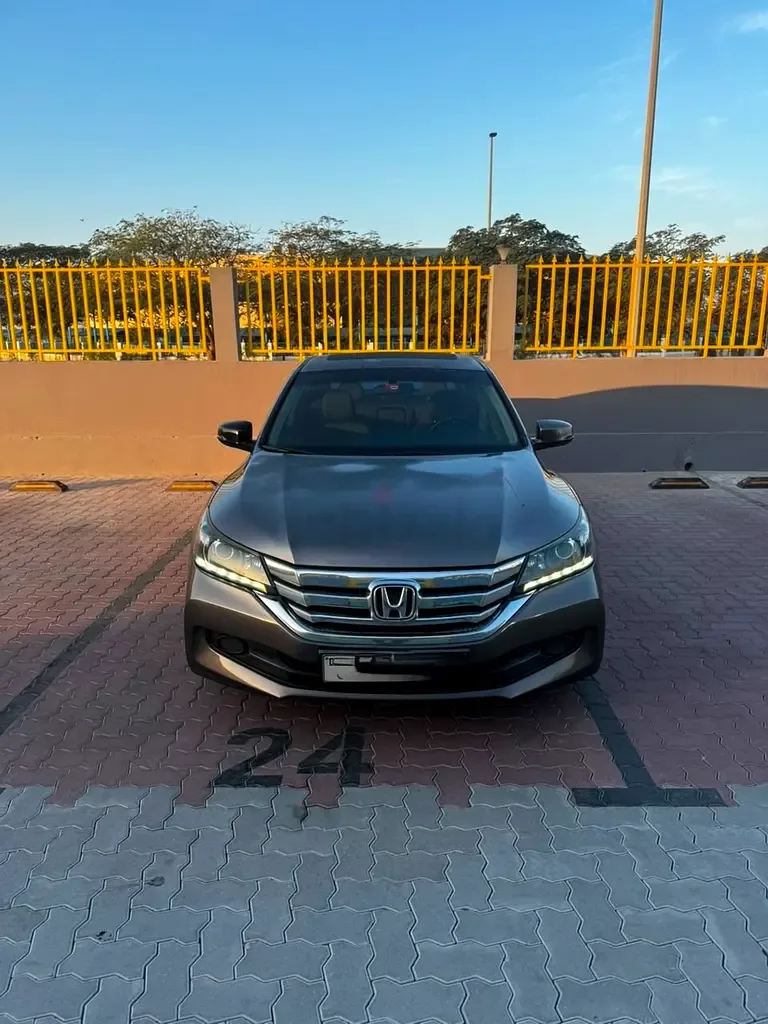 Honda Accord 2.4 CVT (185 hp)