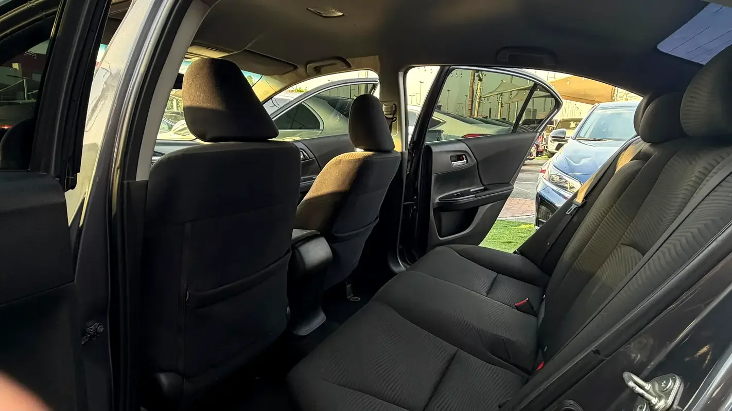 Honda Accord 2.4 CVT (185 حصان) - 11