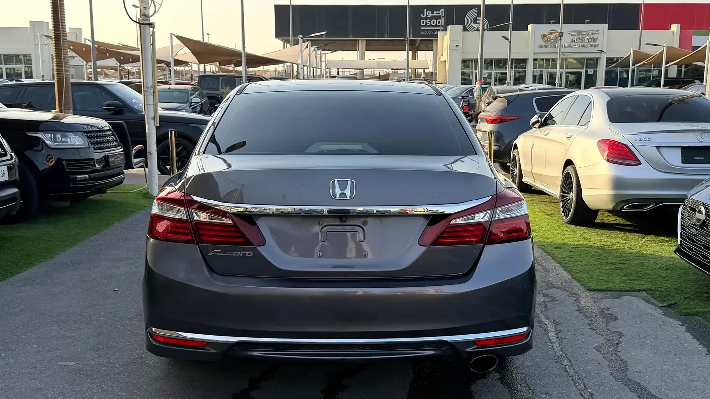 Honda Accord 2.4 CVT (185 حصان) - 10
