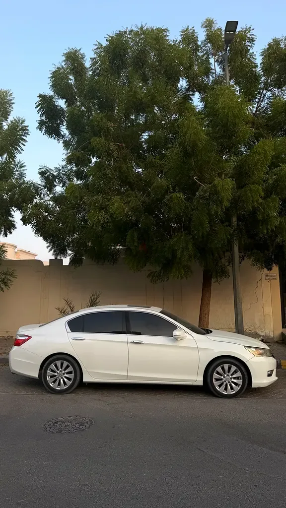 Honda Accord 3.0 AT (249 hp)