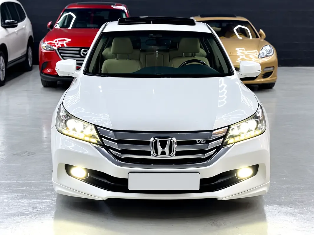 Honda Accord 3.5 AT (281 حصان)