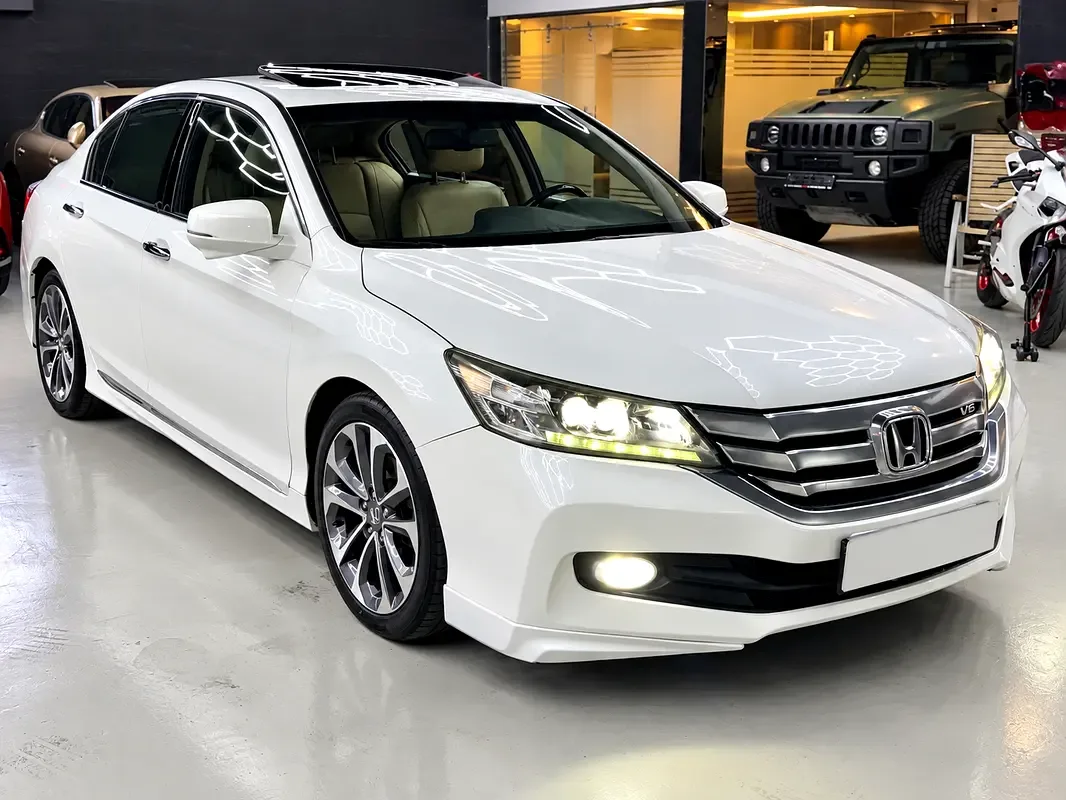 Honda Accord 3.5 AT (281 حصان) - 2