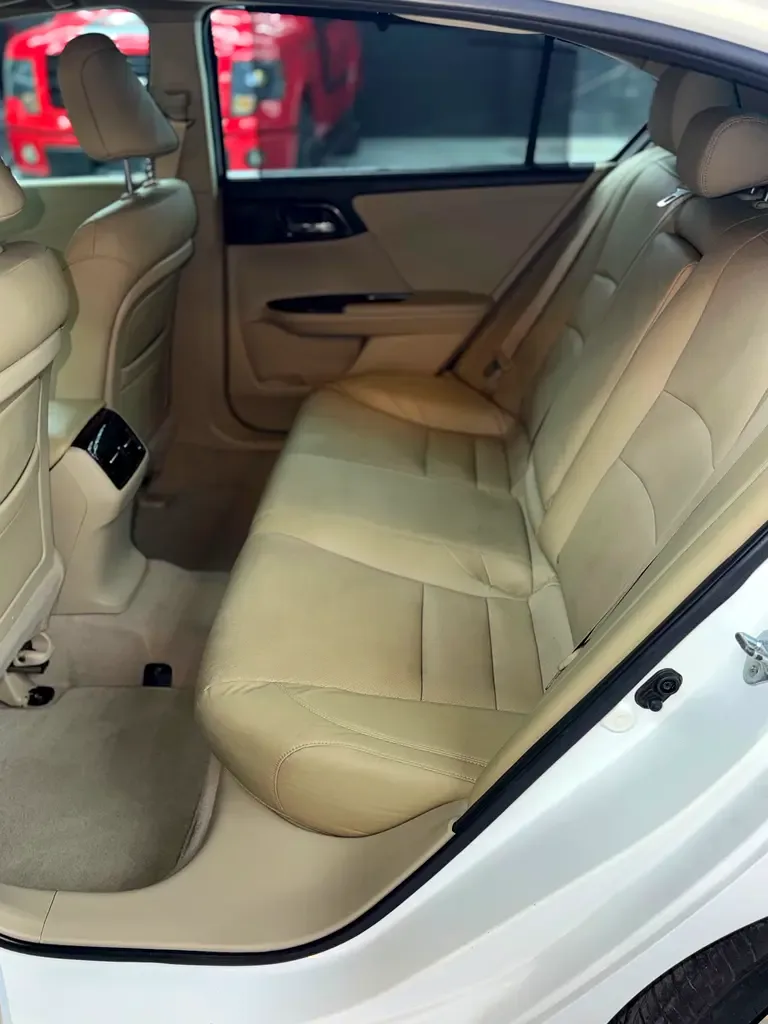 Honda Accord 3.5 AT (281 حصان) - 10