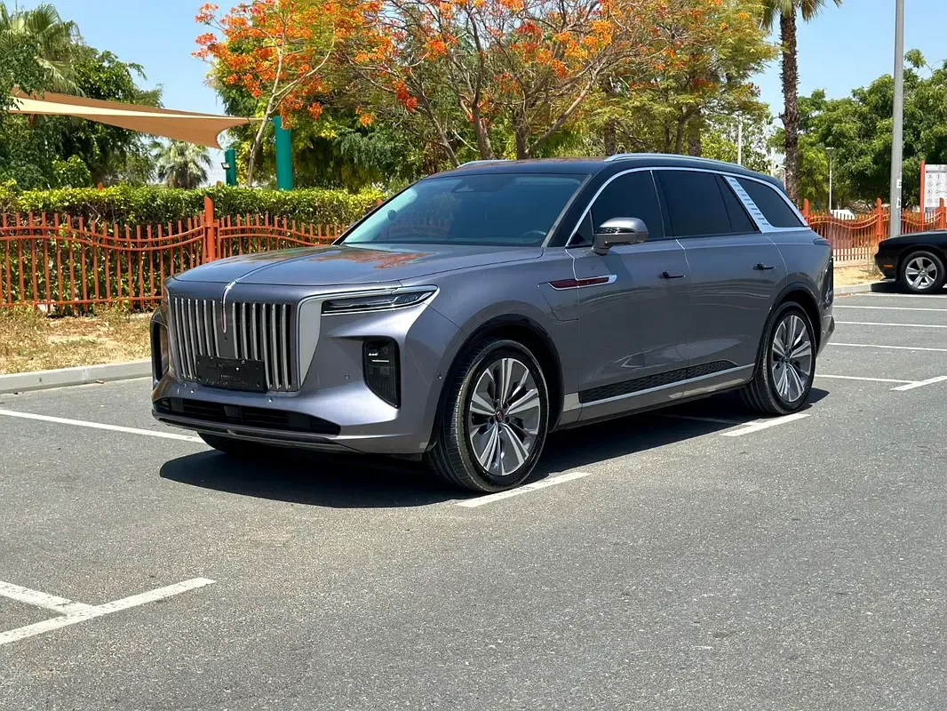 Hongqi E-HS9 AT 4WD (551 hp)