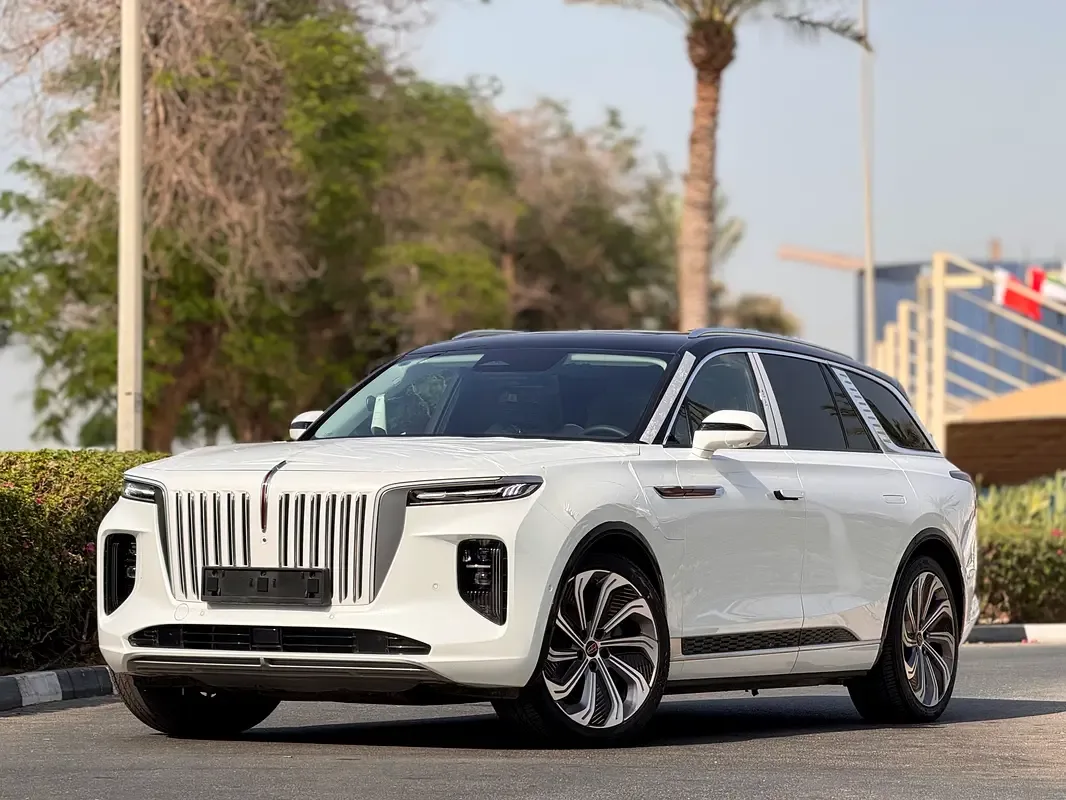 Hongqi E-HS9 AT 4WD (551 حصان)