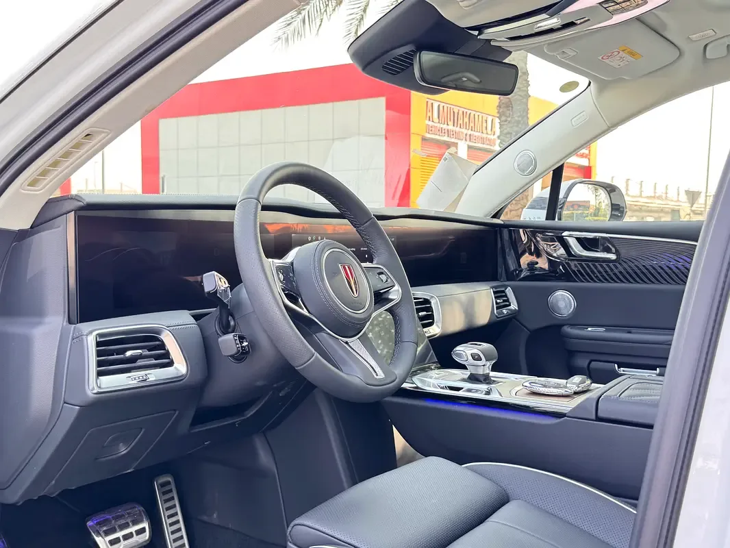 Hongqi E-HS9 AT 4WD (551 حصان) - 9