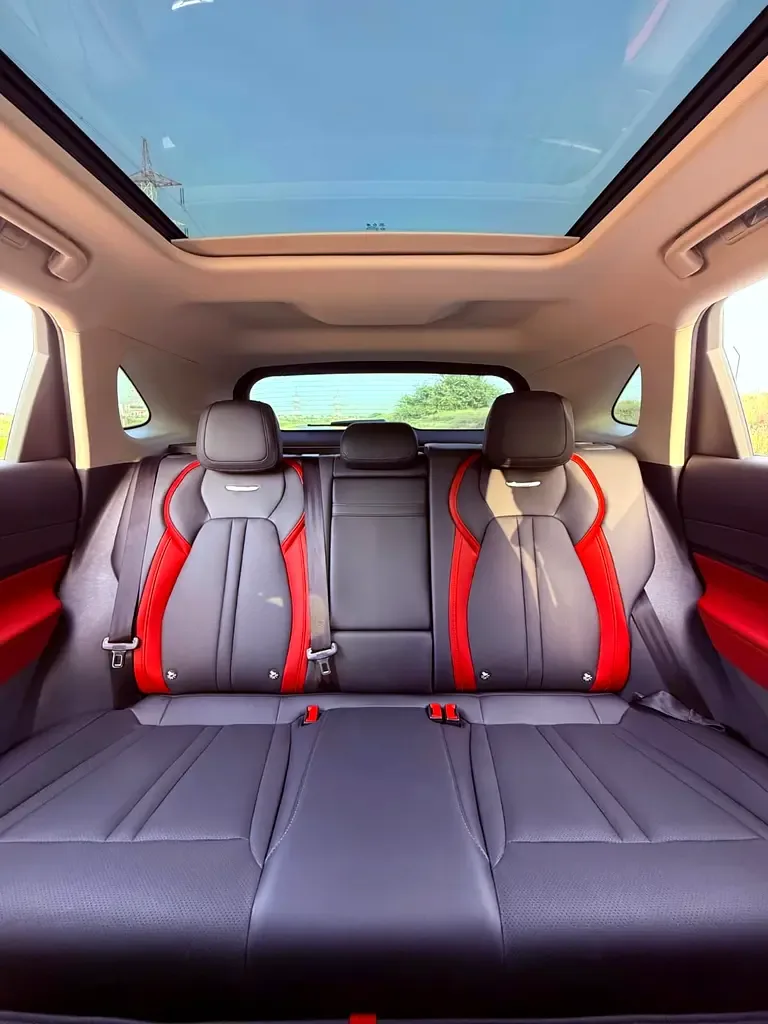 Hongqi HS3 1.5 AMT (156 حصان) - 15