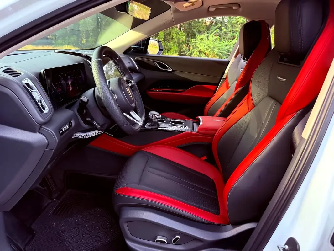 Hongqi HS3 1.5 AMT (156 حصان) - 13