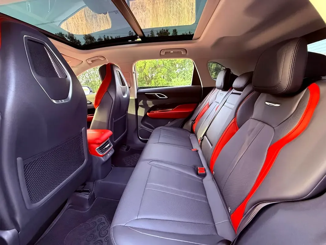 Hongqi HS3 1.5 AMT (156 حصان) - 17