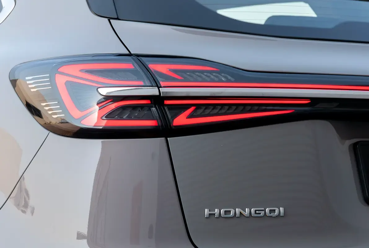 Hongqi HS5 2.0 AT (252 حصان) - 7