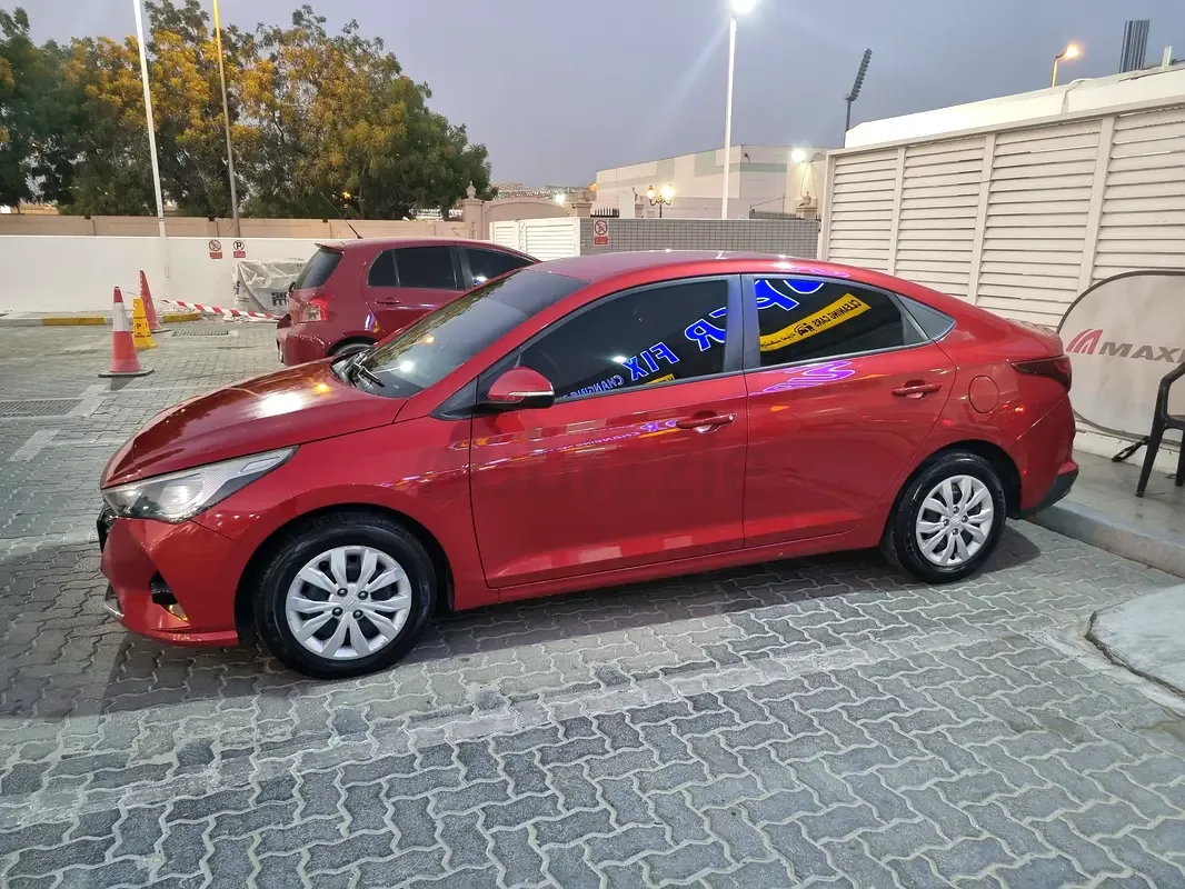 Hyundai Accent 1.4 AT (100 حصان) - 2