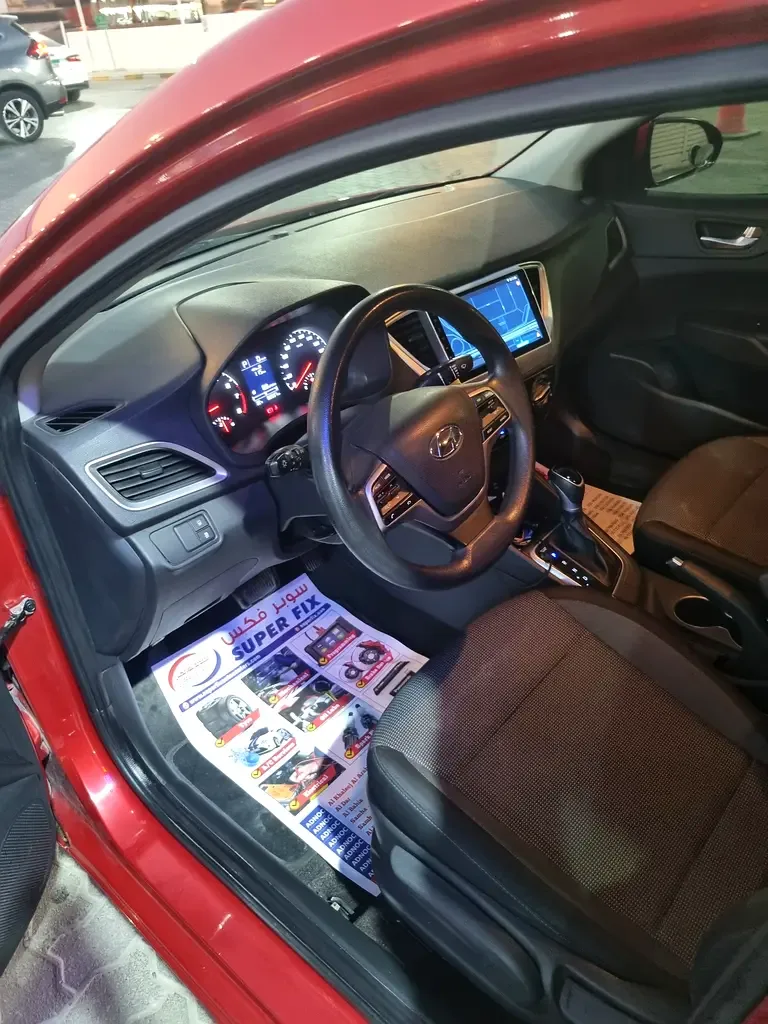 Hyundai Accent 1.4 AT (100 حصان) - 6