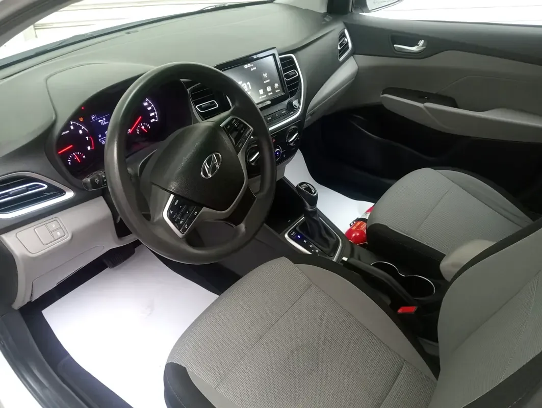 Hyundai Accent 1.5 AMT (160 hp) - 10