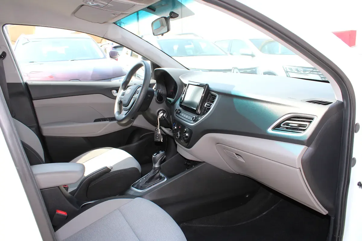 Hyundai Accent 1.5 AMT (160 hp) - 10