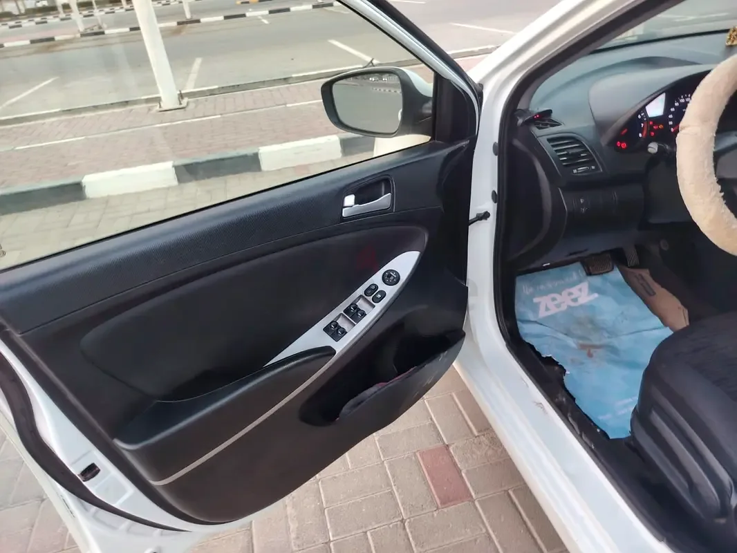 Hyundai Accent 1.6 AT (138 hp)