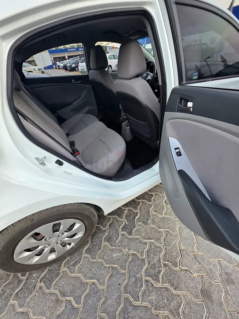 Hyundai Accent 1.6 AT (138 hp) - 17