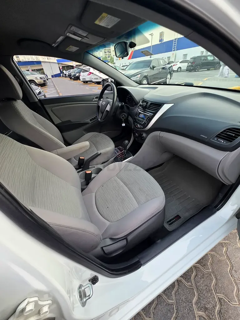 Hyundai Accent 1.6 AT (138 hp) - 16