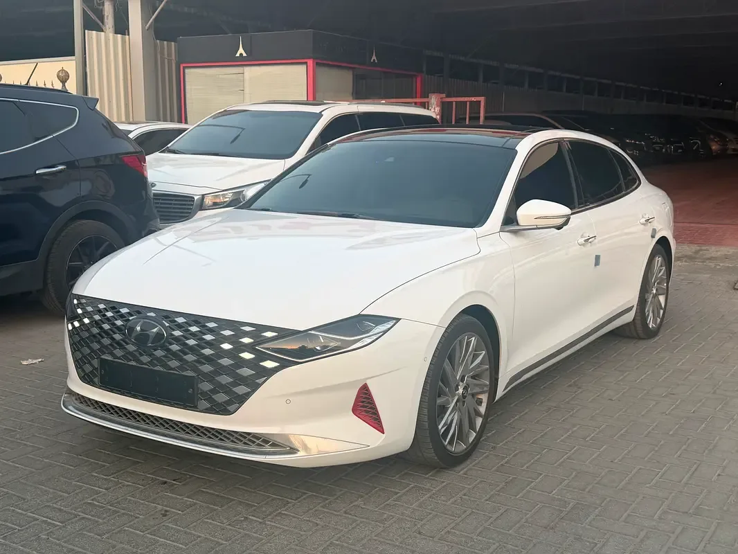 Hyundai Azera 3.5 AT (286 hp)