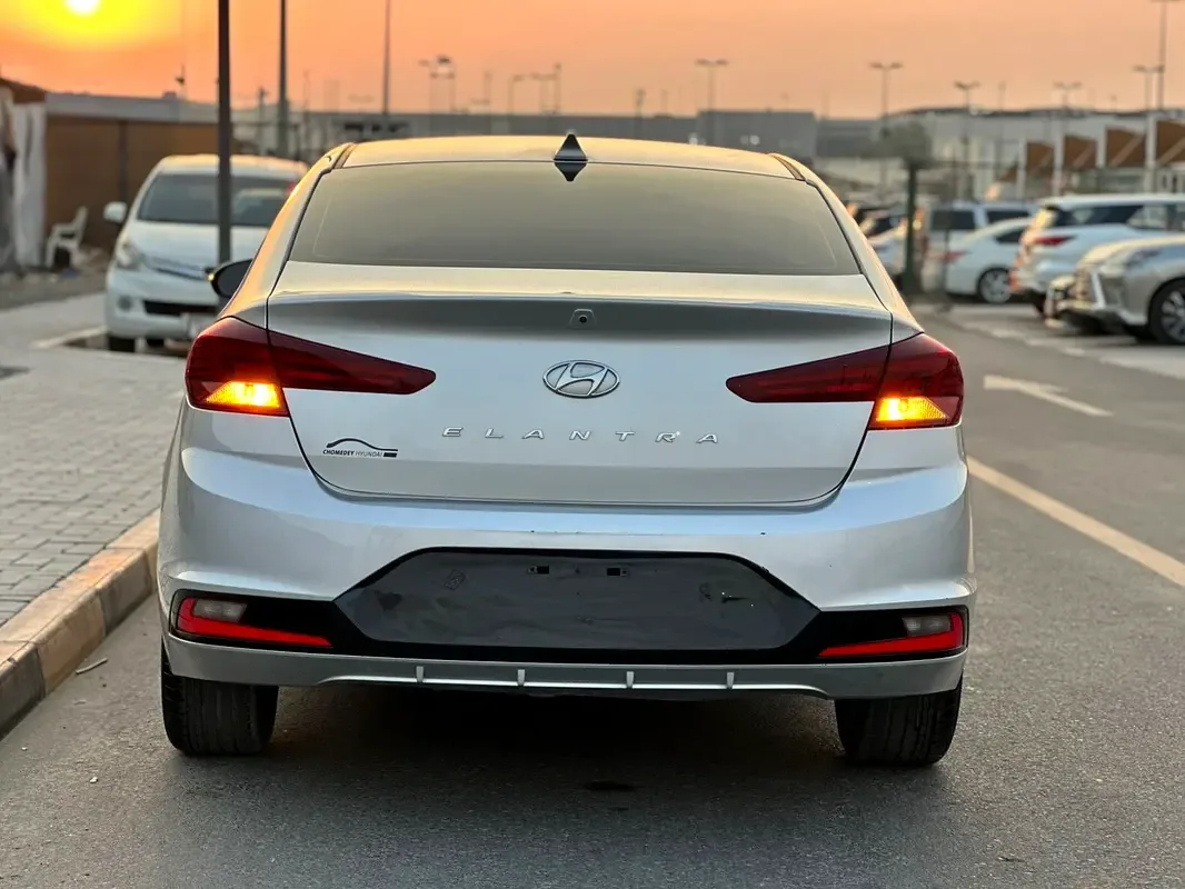 Hyundai Elantra 1.6 AMT (200 hp) - 3