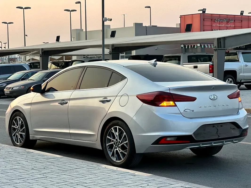 Hyundai Elantra 1.6 AMT (200 hp) - 5