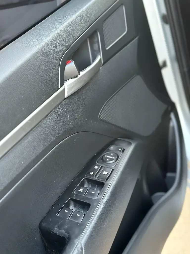 Hyundai Elantra 1.6 AMT (200 hp) - 10