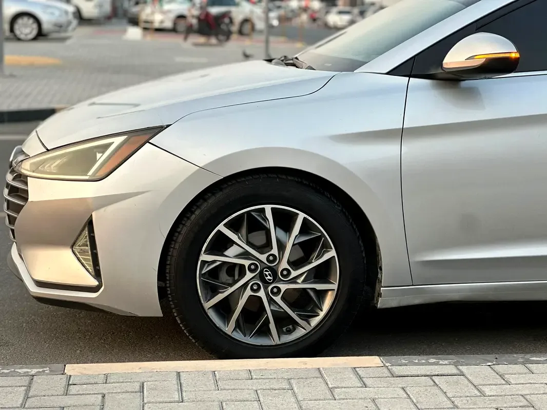 Hyundai Elantra 1.6 AMT (200 hp) - 8