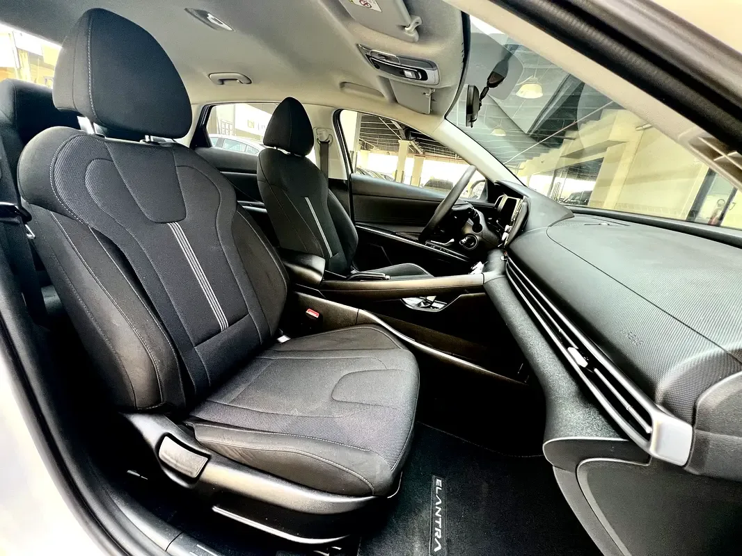 Hyundai Elantra 1.6 AMT (201 hp) - 11