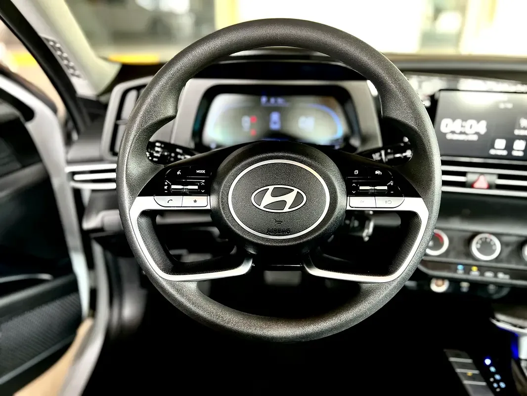 Hyundai Elantra 1.6 AMT (201 hp) - 15