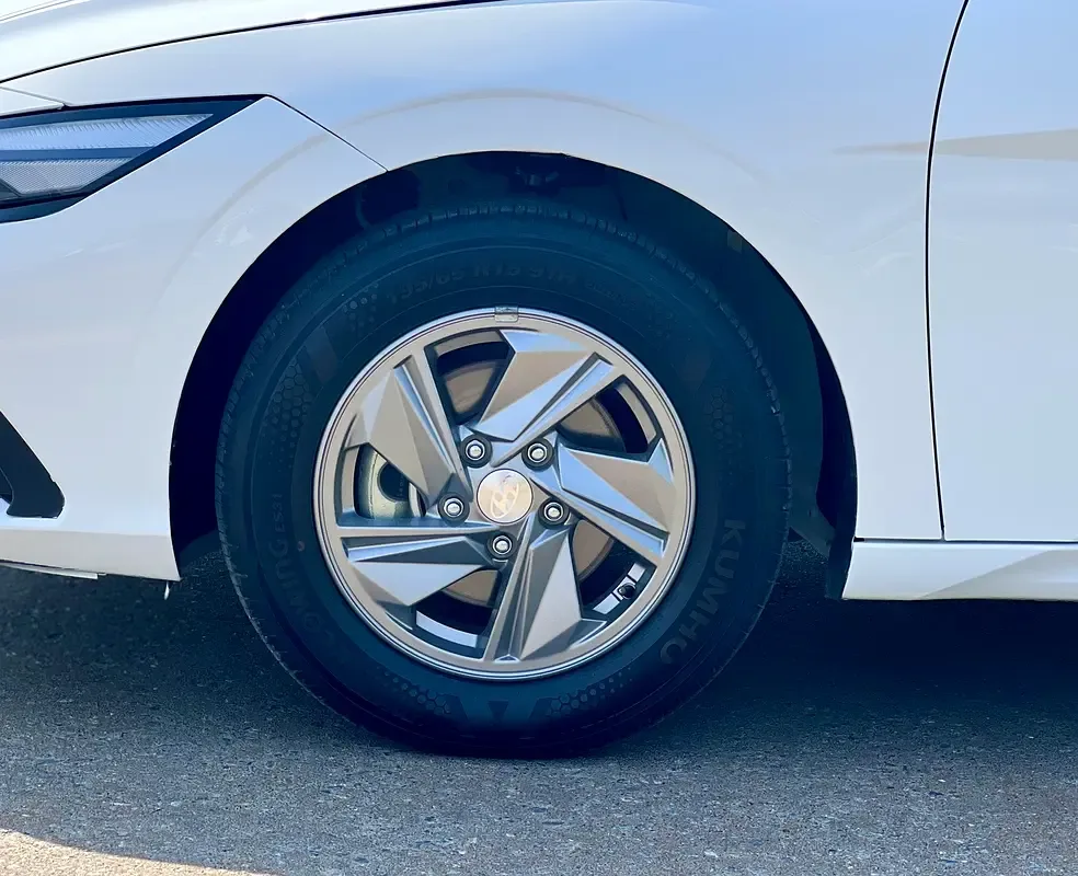 Hyundai Elantra 1.6 AMT (201 hp) - 16