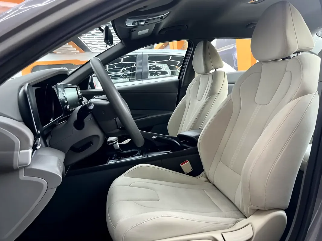 Hyundai Elantra 1.6 AMT (201 hp) - 9